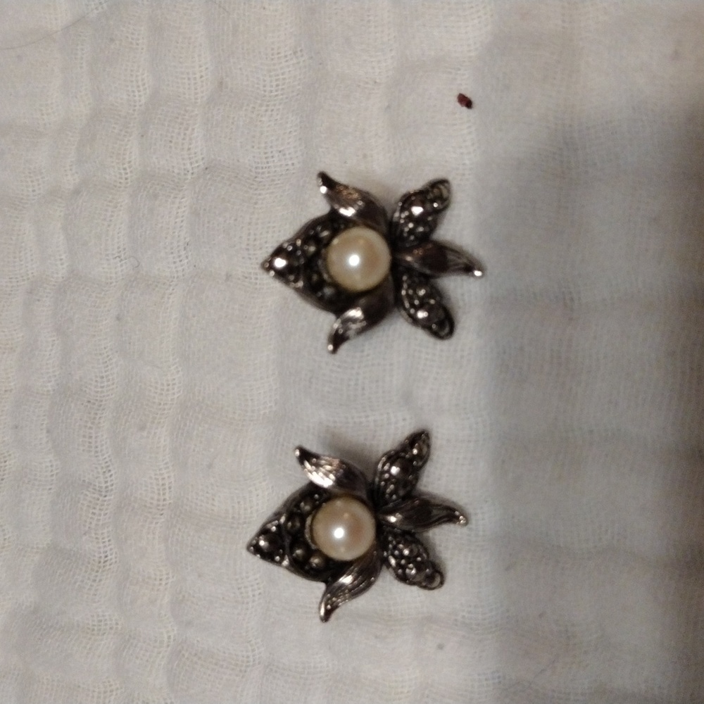 Vintage Avon,Rare find blossom orchid pierced earrings with pearl and Marcasite